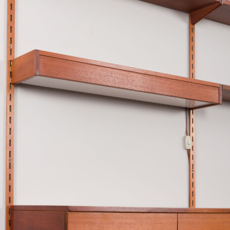 23129 Kai kristiansen szafka wisząca z drewna tekowego z biurkiem-17 23129 Kai kristiansen szafka wisząca z drewna tekowego z biurkiem-17