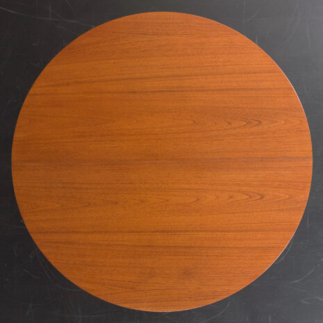 23153 08032023 Duński producent mebli. Stół do jadalni z dodatkowymi talerzami, drewno tekowe (3) 6352117-18 23153 08032023 Duński producent mebli. Stół do jadalni z dodatkowymi talerzami, drewno tekowe (3) 6352117-18