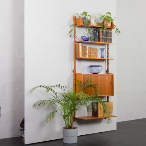 23171 Scandinavian modern shelving system Ergo in teak by J. Texmon, Norway, 1960s.-2 23171 Scandinavian modern shelving system Ergo in teak by J. Texmon, Norway, 1960s.-2