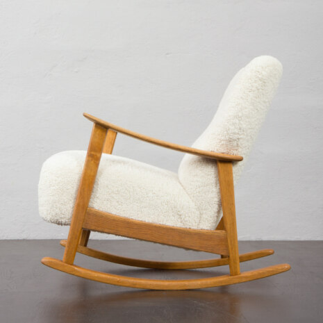 23192 Rare Fritz Hansen Rocking chair in solid oak and boucle fabric, Denmark 1960s.-10 23192 Rare Fritz Hansen Rocking chair in solid oak and boucle fabric, Denmark 1960s.-10