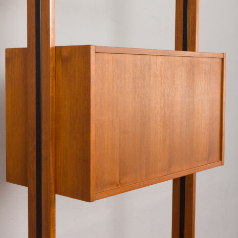 23197 Włoski wolnostojący dzielnik pokoju z połowy wieku w stylu Franco Albini, lata 1960-6 23197 Włoski wolnostojący dzielnik pokoju z połowy wieku w stylu Franco Albini, lata 1960-6