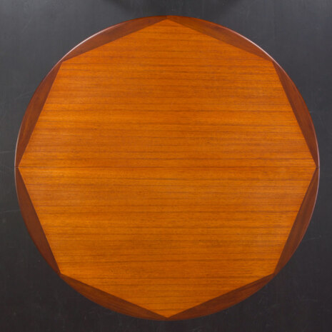 23206 Table de salle à manger ronde scandinave du milieu du siècle en teck avec 2 rallonges dans le style de Svend Aage Madsen, Danemark années 1960.-10 23206 Table de salle à manger ronde scandinave du milieu du siècle en teck avec 2 rallonges dans le style de Svend Aage Madsen, Danemark années 1960.-10