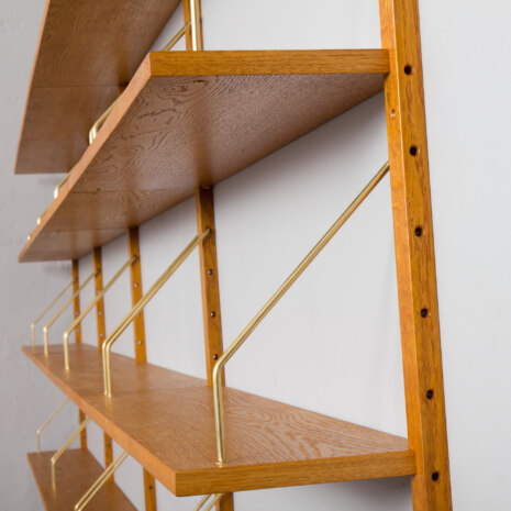 23234 Modular Scandinavian bookcase of 24 oak shelves with solid brass hangers in P. Sorensen and P. Cadovius style-8 23234 Modular Scandinavian bookcase of 24 oak shelves with solid brass hangers in P. Sorensen and P. Cadovius style-8