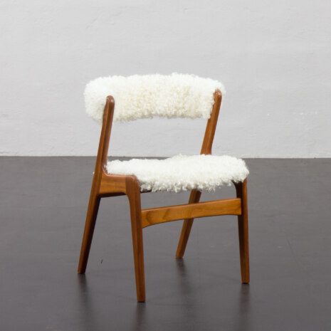 23248 Teak fire chair in natural long hair sheepskin, Kai Kristiansen for Schou Andersen, 1960s-1 23248 Teak fire chair in natural long hair sheepskin, Kai Kristiansen for Schou Andersen, 1960s-1