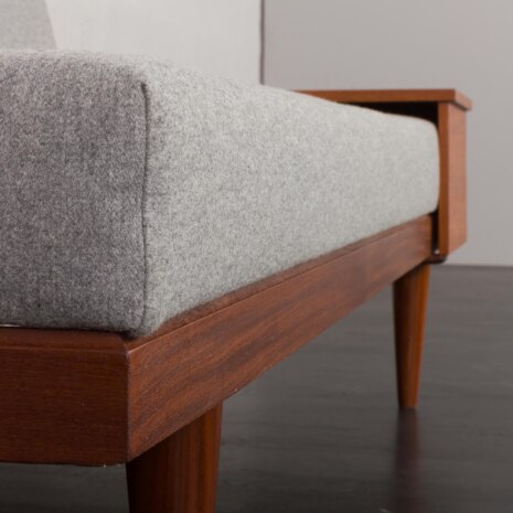 23126 Ekornes corner set daybed Svane with table 2-17 23126 Ekornes corner set daybed Svane with table 2-17