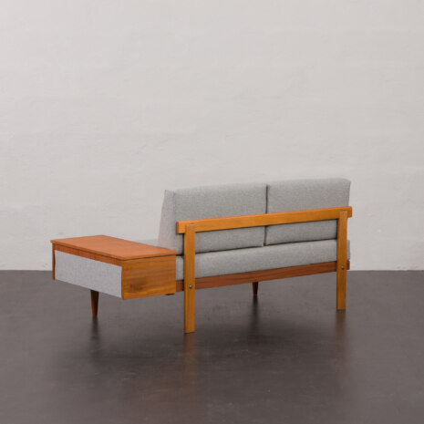 23126 Ekornes corner set daybed Svane with table 2-8 23126 Ekornes corner set daybed Svane with table 2-8