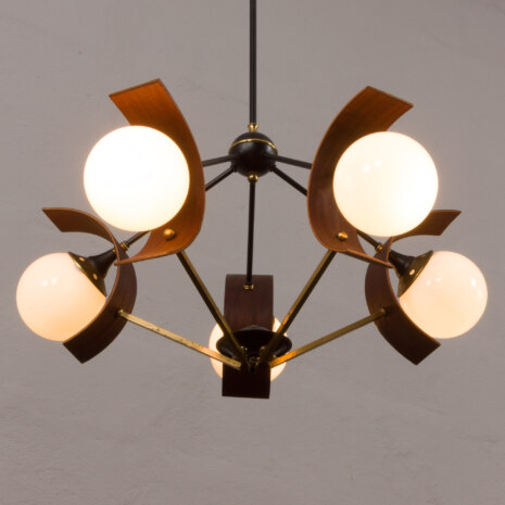 23157 Włoski żyrandol w stylu Silnovo z drewna tekowego i opalowego białego szkła, lata 1960-14 23157 Włoski żyrandol w stylu Silnovo z drewna tekowego i opalowego białego szkła, lata 1960-14