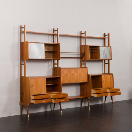 23216 Bibliothèque scandinave du milieu du siècle 24 23216 Bibliothèque scandinave du milieu du siècle 24