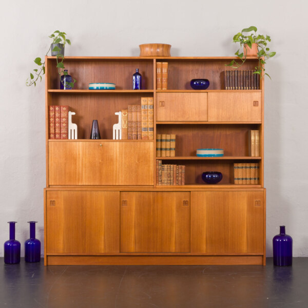 Duński kredens vintage z drewna tekowego, z barkiem, przypisany do Feldballes Møbelfabrik, lata 60