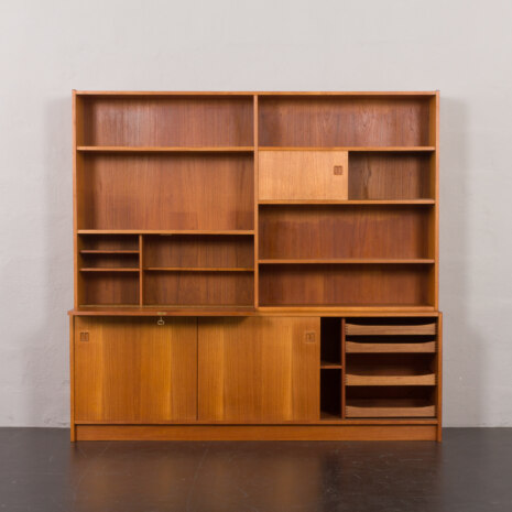 23229 Duńska szafka na książki w stylu vintage Feldballes 10 23229 Duńska szafka na książki w stylu vintage Feldballes 10