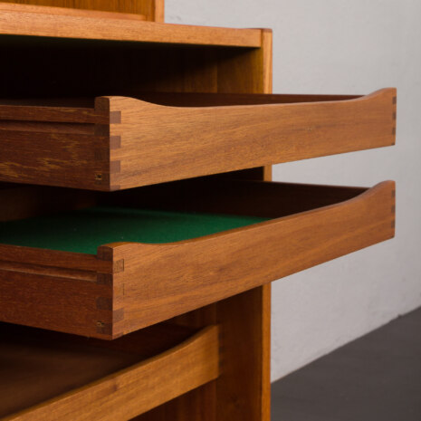 23229 Duńska szafka na książki w stylu vintage Feldballes 19 23229 Duńska szafka na książki w stylu vintage Feldballes 19