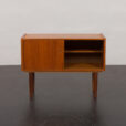 23276 Vintage duńska szafka z drewna tekowego z przesuwanymi drzwiami, lata 1960-6