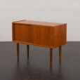 23276 Vintage duńska szafka z drewna tekowego z przesuwanymi drzwiami, lata 1960-8