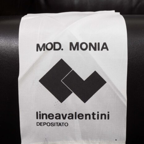 23277 Vintage Italian lounge chairs in black leatherette in Bellini style, 1970s-13 23277 Vintage Italian lounge chairs in black leatherette in Bellini style, 1970s-13