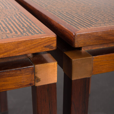 23342 zestaw dwóch małych stolików z drewna różanego-7 23342 zestaw dwóch małych stolików z drewna różanego-7