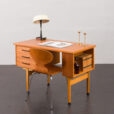 23150 Bureau scandinave autoportant en teck avec 3 tiroirs, Norvège 1960-1