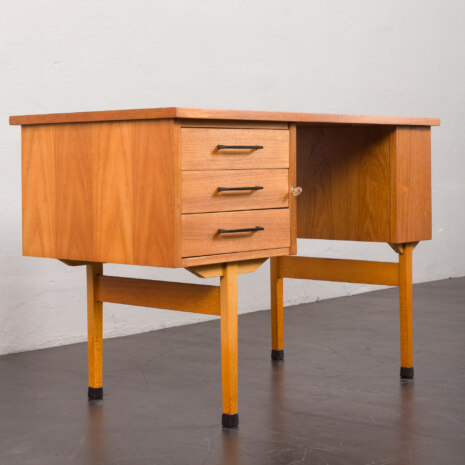 23150 Bureau scandinave autoportant en teck avec 3 tiroirs, Norvège 1960-17 23150 Bureau scandinave autoportant en teck avec 3 tiroirs, Norvège 1960-17