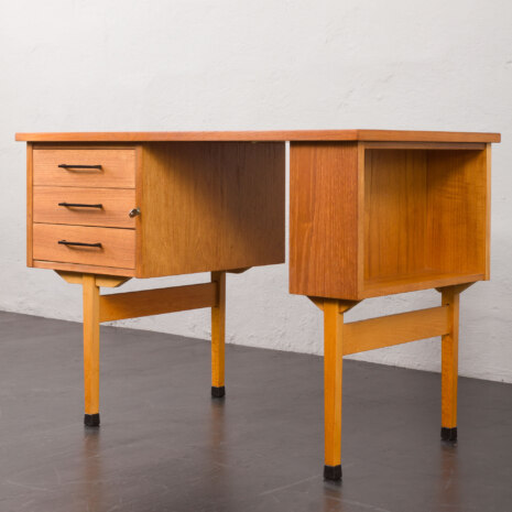23150 Bureau scandinave autoportant en teck avec 3 tiroirs, Norvège 1960-18 23150 Bureau scandinave autoportant en teck avec 3 tiroirs, Norvège 1960-18