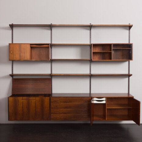 23326 Système d'étagères modulaires en bois de rose avec 5 armoires, unité murale à 3 travées par Kai Kristiansen, Danemark 1960-8 23326 Système d'étagères modulaires en bois de rose avec 5 armoires, unité murale à 3 travées par Kai Kristiansen, Danemark 1960-8