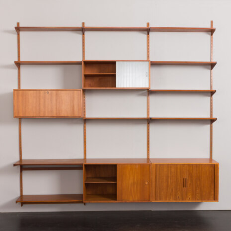 23331 Kai Kristiansen modular shelving system in teak w. 4 cabinets and 10 shelves-11 23331 Kai Kristiansen modular shelving system in teak w. 4 cabinets and 10 shelves-11