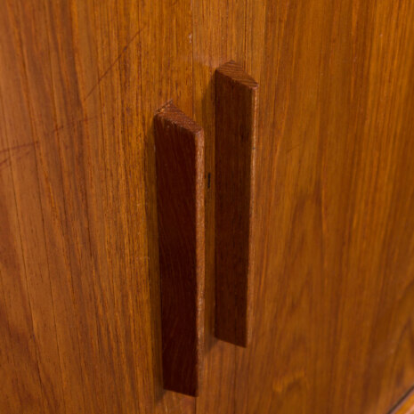 23331 Kai Kristiansen modular shelving system in teak w. 4 cabinets and 10 shelves-24 23331 Kai Kristiansen modular shelving system in teak w. 4 cabinets and 10 shelves-24