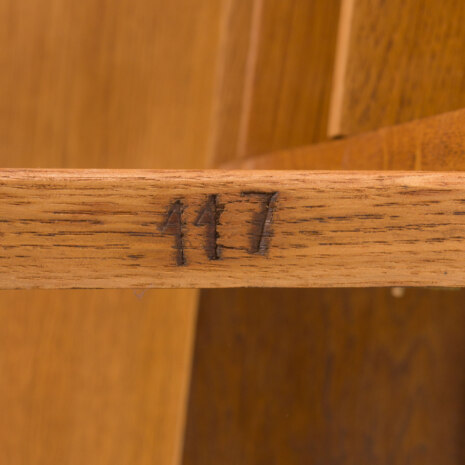 22072 Norwegian dark Oak wall unit with brass details-23 22072 Norwegian dark Oak wall unit with brass details-23