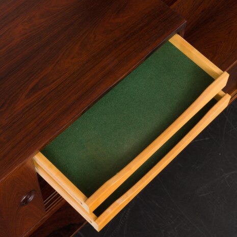 23327 Système d'étagères modulaires en bois de rose avec 5 armoires et 13 étagères, unité murale à 4 travées par Kai Kristiansen, Danemark, années 1960-10 23327 Système d'étagères modulaires en bois de rose avec 5 armoires et 13 étagères, unité murale à 4 travées par Kai Kristiansen, Danemark, années 1960-10