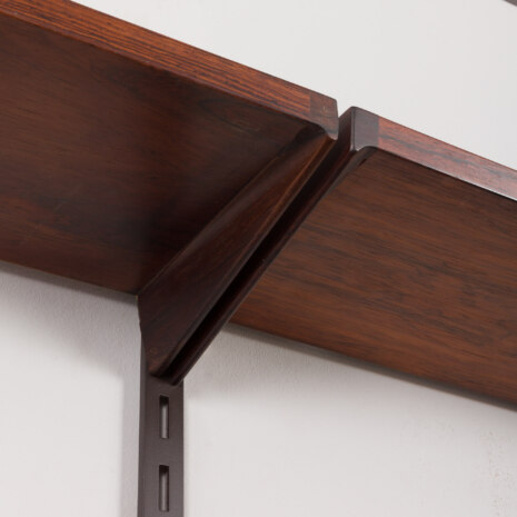 23327 Système d'étagères modulaires en bois de rose avec 5 armoires et 13 étagères, unité murale à 4 travées par Kai Kristiansen, Danemark, années 1960-11 23327 Système d'étagères modulaires en bois de rose avec 5 armoires et 13 étagères, unité murale à 4 travées par Kai Kristiansen, Danemark, années 1960-11