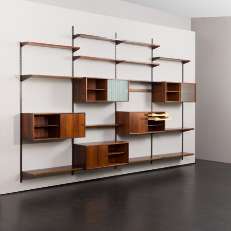 23327 Système d'étagères modulaires en bois de rose avec 5 armoires et 13 étagères, unité murale à 4 travées par Kai Kristiansen, Danemark, années 1960-4 23327 Système d'étagères modulaires en bois de rose avec 5 armoires et 13 étagères, unité murale à 4 travées par Kai Kristiansen, Danemark, années 1960-4