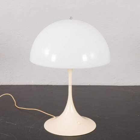 23475 Panthella table lamp-1
