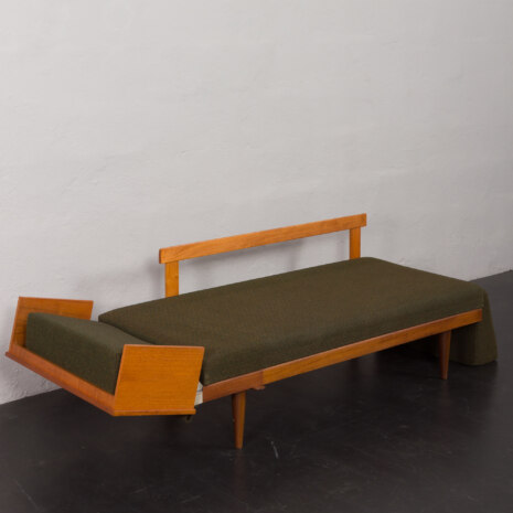 23386 Svane suit by Igmar Relling with two daybeds and a side table in original upholstery, Norway 1970s -A--20 23386 Svane suit by Igmar Relling with two daybeds and a side table in original upholstery, Norway 1970s -A--20