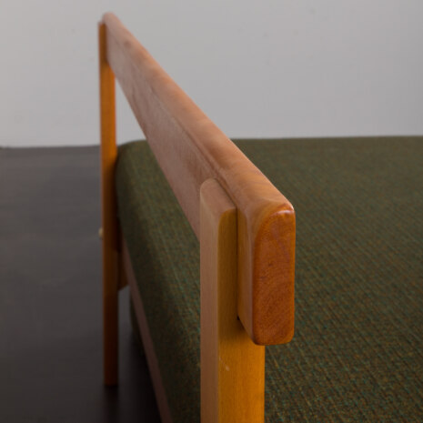 23386 Svane suit by Igmar Relling with two daybeds and a side table in original upholstery, Norway 1970s -A--23 23386 Svane suit by Igmar Relling with two daybeds and a side table in original upholstery, Norway 1970s -A--23