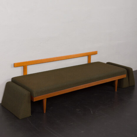 23386 Svane suit by Igmar Relling with two daybeds and a side table in original upholstery, Norway 1970s -B--11 23386 Svane suit by Igmar Relling with two daybeds and a side table in original upholstery, Norway 1970s -B--11