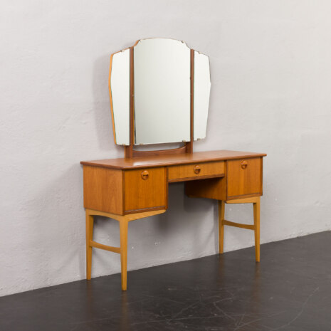 23390 Toaletka 1-3 23390 Toaletka 1-3