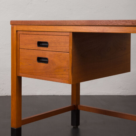 23509 small desk-16 23509 small desk-16