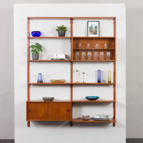 23506 Dänische Wandkommode aus Teakholz aus der Mitte des Jahrhunderts im Stil von Poul Cadovius, 1960er Jahre-1 23506 Dänische Wandkommode aus Teakholz aus der Mitte des Jahrhunderts im Stil von Poul Cadovius, 1960er Jahre-1