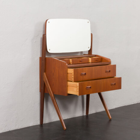 23512 toaletka-4 23512 toaletka-4