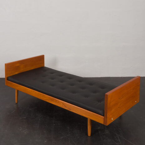 23524 Danish daybed in teak and black leather by Horsens Mobelfabrik, 1960s-13 23524 Danish daybed in teak and black leather by Horsens Mobelfabrik, 1960s-13
