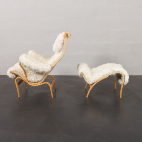 23536 Pernilla lounge chair with footstool by Bruno Mathsson in natural sheepskin-5 23536 Pernilla lounge chair with footstool by Bruno Mathsson in natural sheepskin-5