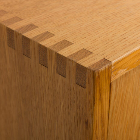 23541 Christen Hvidt solid oak cabinet for Soborg Mobelfabrik, Denmark 1970s-11 23541 Christen Hvidt solid oak cabinet for Soborg Mobelfabrik, Denmark 1970s-11