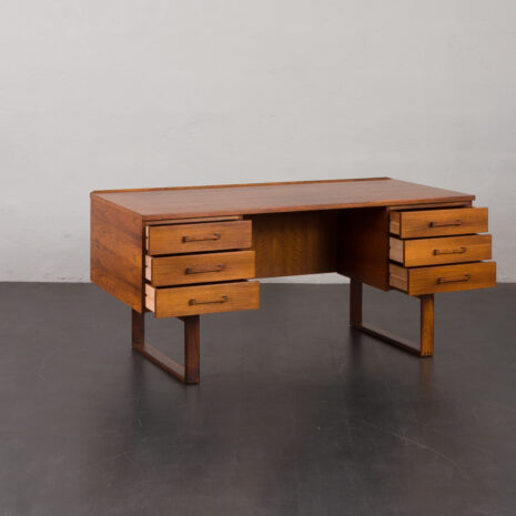 23560 Mid-Century Rosewood Freestanding Desk by Torben Valeur _ Henning Jensen for Dyrlund, 1960s-2 23560 Mid-Century Rosewood Freestanding Desk by Torben Valeur _ Henning Jensen for Dyrlund, 1960s-2