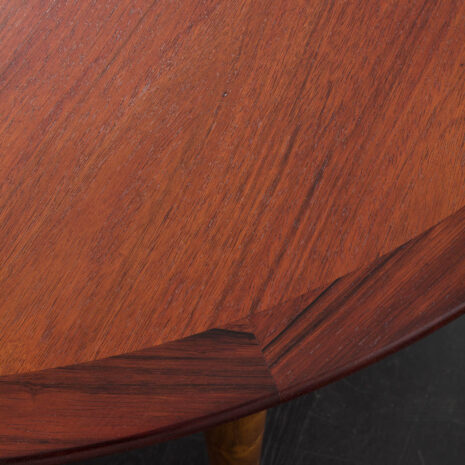23137-1 Circular dining table in rosewood, model _PJ 2-5_ by Grete Jalk for P. Jeppesen, Denmark ,1960s-4 23137-1 Circular dining table in rosewood, model _PJ 2-5_ by Grete Jalk for P. Jeppesen, Denmark ,1960s-4
