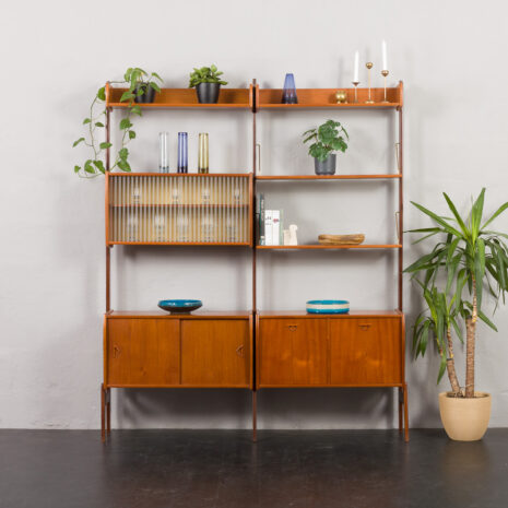 23365 Meuble mural scandinave indépendant à deux compartiments en teck, datant du milieu du siècle, Norvège, années 1960-1 23365 Meuble mural scandinave indépendant à deux compartiments en teck, datant du milieu du siècle, Norvège, années 1960-1