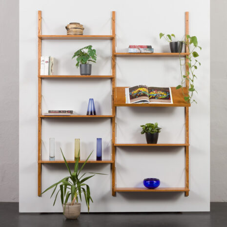 23561 Mid century ucycled wall unit with expository shelf in the style of Poul Cadovius.-1 23561 Mid century ucycled wall unit with expository shelf in the style of Poul Cadovius.-1