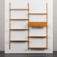 23561 Mid century ucycled wall unit with expository shelf in the style of Poul Cadovius.-4