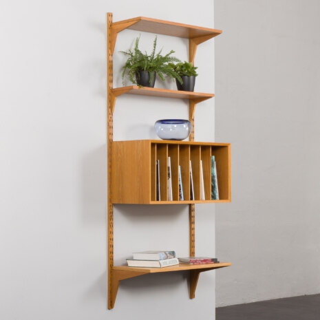 24008 Poul Cadovius one bay oak wall unit with vinyl records cabinet-2 24008 Poul Cadovius one bay oak wall unit with vinyl records cabinet-2