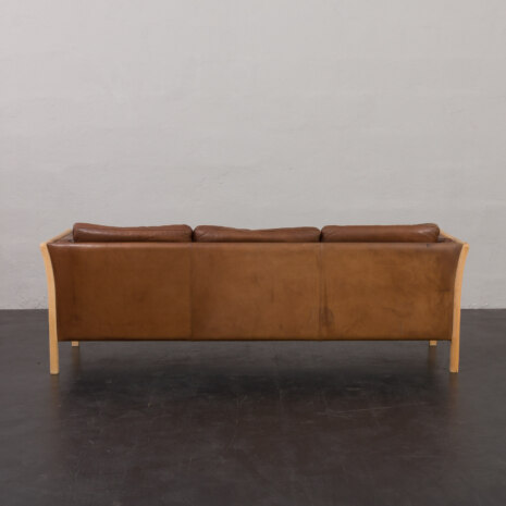24035 Mogens Hansen three seater sofa in brown aniline leather and beech wood, 1970s-6 24035 Mogens Hansen three seater sofa in brown aniline leather and beech wood, 1970s-6