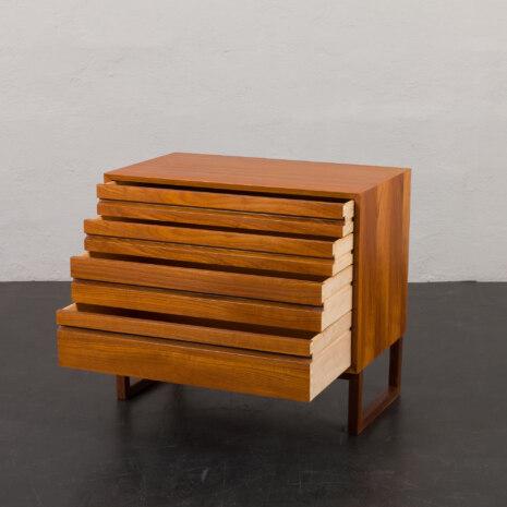 24068 Poul Cadovius chest of 4 drawers-3 24068 Poul Cadovius chest of 4 drawers-3