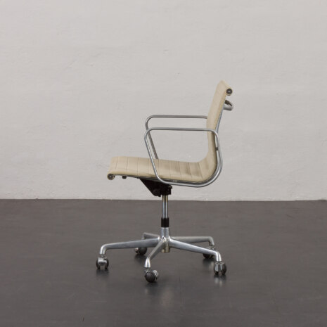 24087 Original Vintage Desk Chair by Charles Eames for ICF, Italy 1970s-8 24087 Original Vintage Desk Chair by Charles Eames for ICF, Italy 1970s-8