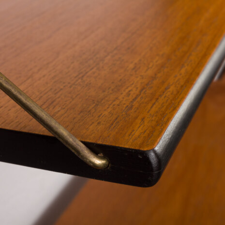 24095 Élément mural Ergo à trois travées en teck avec bords noirs par John Texmon et Einar Blindheim, Norvège 1960-10 24095 Élément mural Ergo à trois travées en teck avec bords noirs par John Texmon et Einar Blindheim, Norvège 1960-10